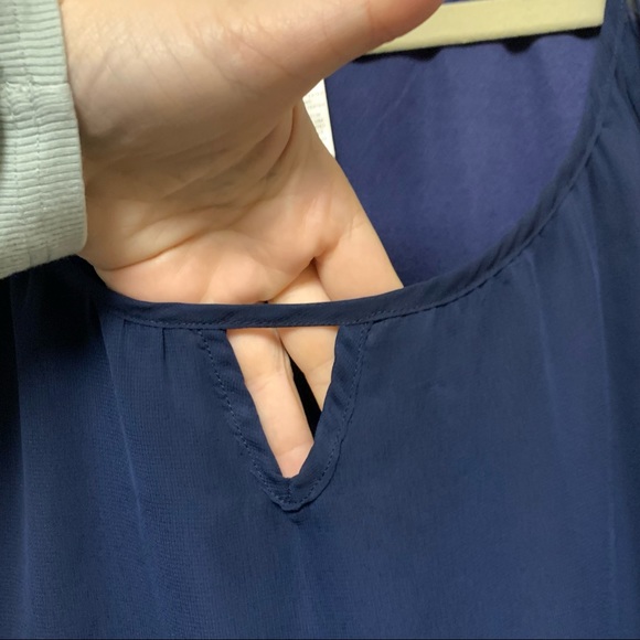 Three Seasons Maternity navy blouse Large - Picture 5 of 6